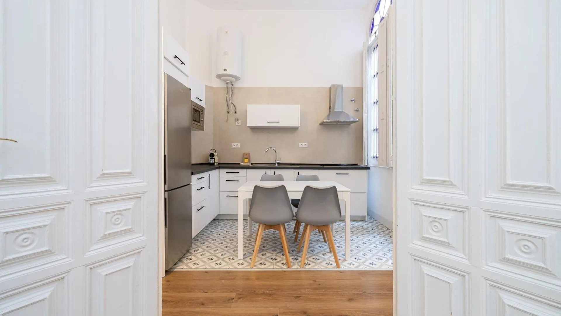 Modern Spacious Palace -1Bedroom-Center Malaga Apartment